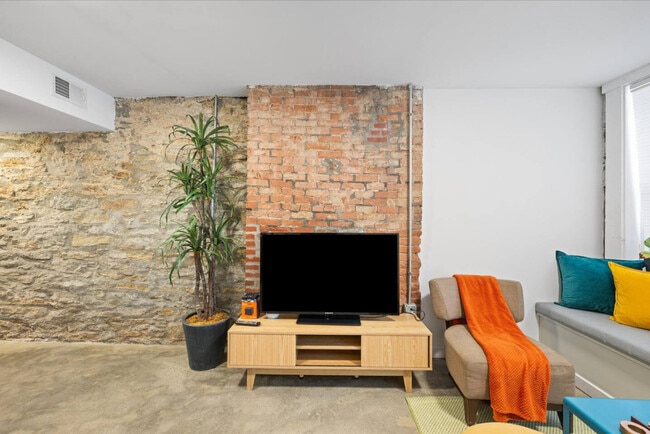 Photo - 2 Hust Alley Unidad ID1303117P