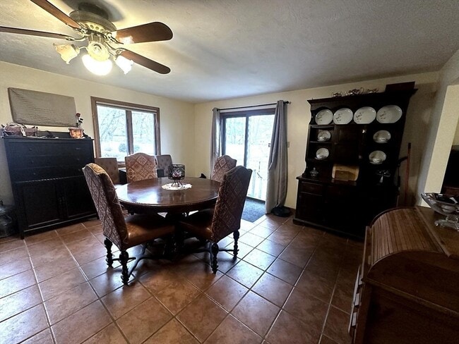 Photo - 284 Washington St