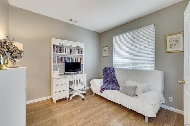 Photo - 915 Tipperary Dr