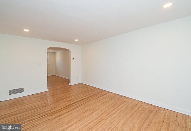 Photo - 2219 Ardmore Ave