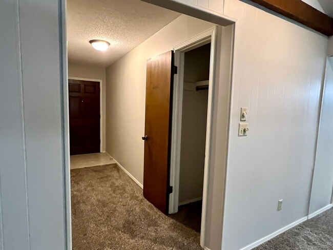 Photo - 3 Bed, 2 Bath in south central Springfield