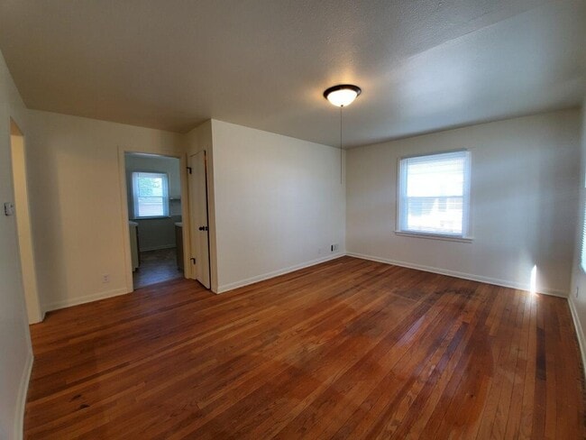 Photo - 126 E Garfield St