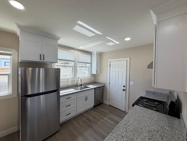 Photo - 1225 Pine St