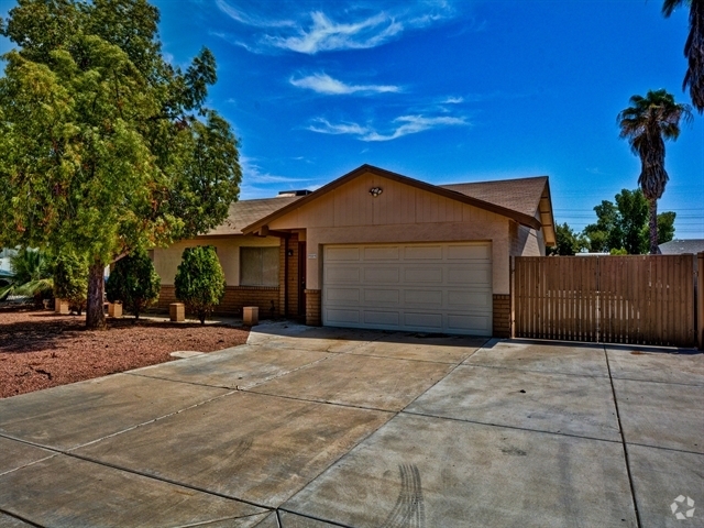 Building Photo - 9509 W Echo Ln Rental