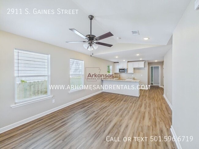 Photo - 2911 S Gaines St