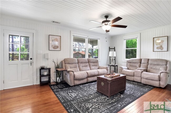 Photo - 110 Laurel St