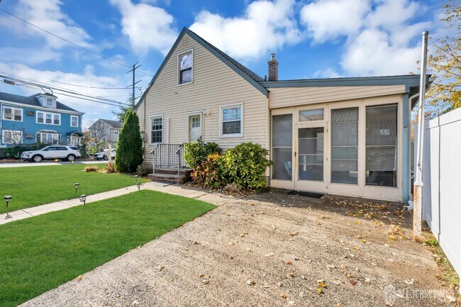 Photo - 20 Burnet St