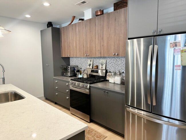 Photo - 4420 S Prairie Ave Unit 3