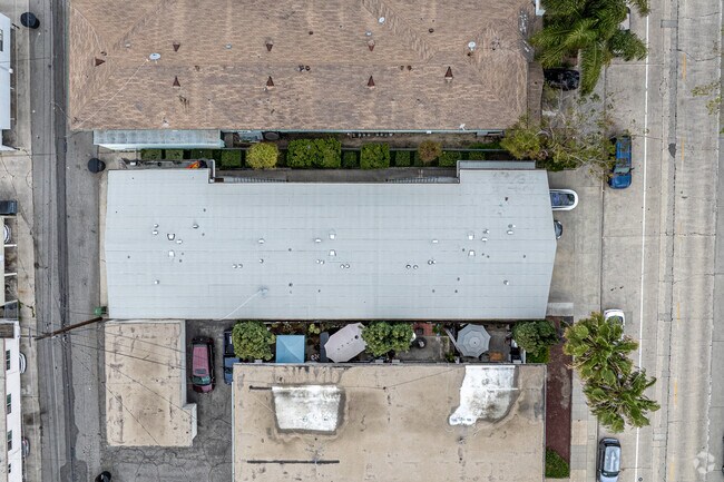 Photo - La Rhonda Apartments