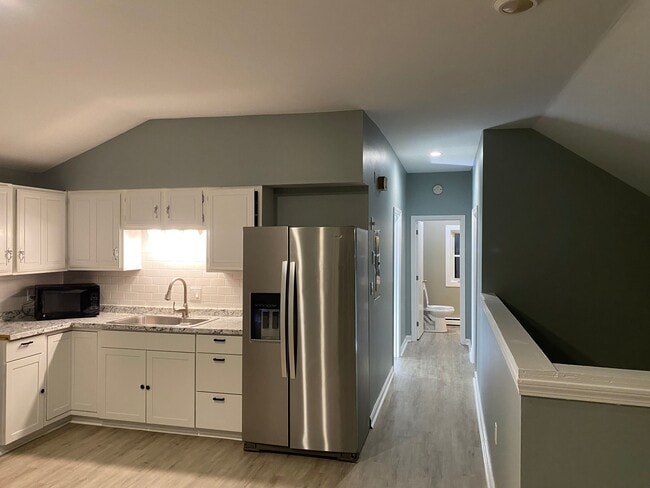 Photo - 515 Hollis Rd