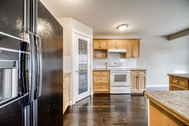 Photo - 413 300 Bayside Pl