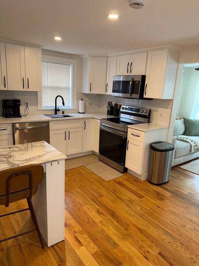 Photo - 48A E Pembroke Rd