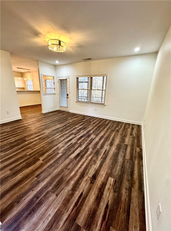 Photo - 245 Willow Ct