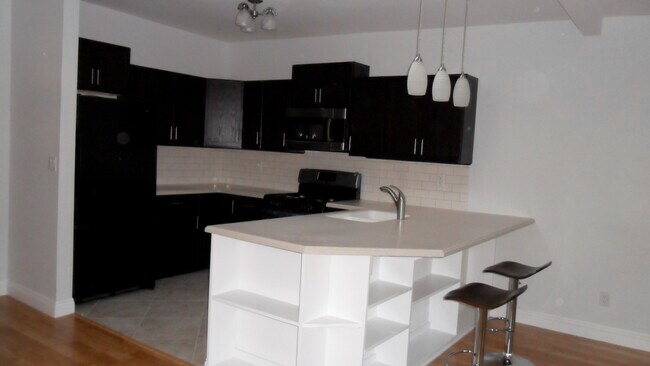 Photo - 909 N Poinsettia Pl Unit A