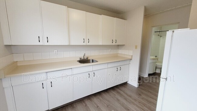 Photo - 10010-10154 154 St Unit WJ 2