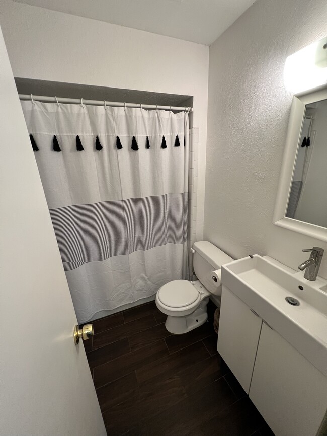 Photo - 110 Hastings Ct