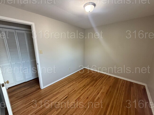 Photo - $1325 - 3 bedroom / 2 bathroom - Single Family Home