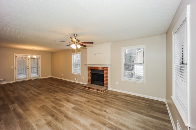 Photo - 15 Valley Brook Dr