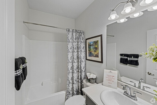 Good Vibrations - 2BR, 3BA - 1,300SF - Second Bathroom