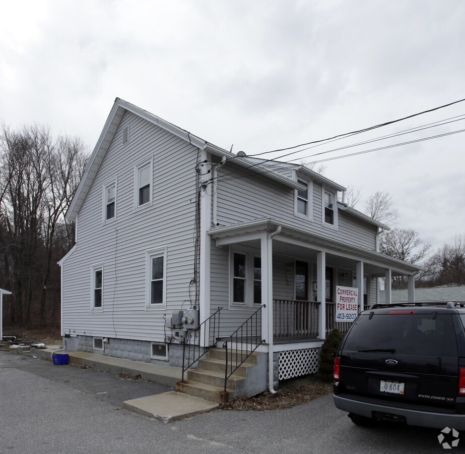 Photo - 148 Putnam Pike