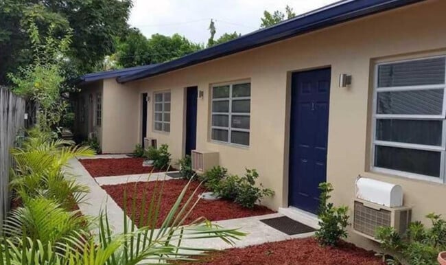 Building Photo - 615 NE 8th Ave Unit 5