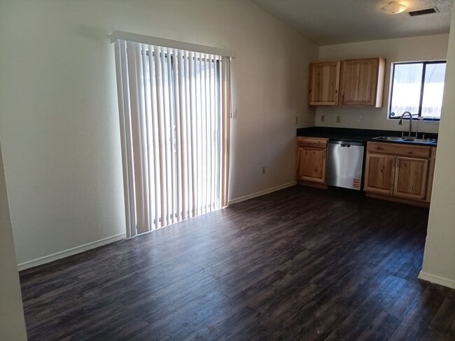 Photo - 3 Bedroom, 2 Bathroom Home! Schedule a Showing Soon!