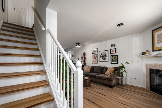 Photo - 6837 Goldcrest Ct Unidad 177