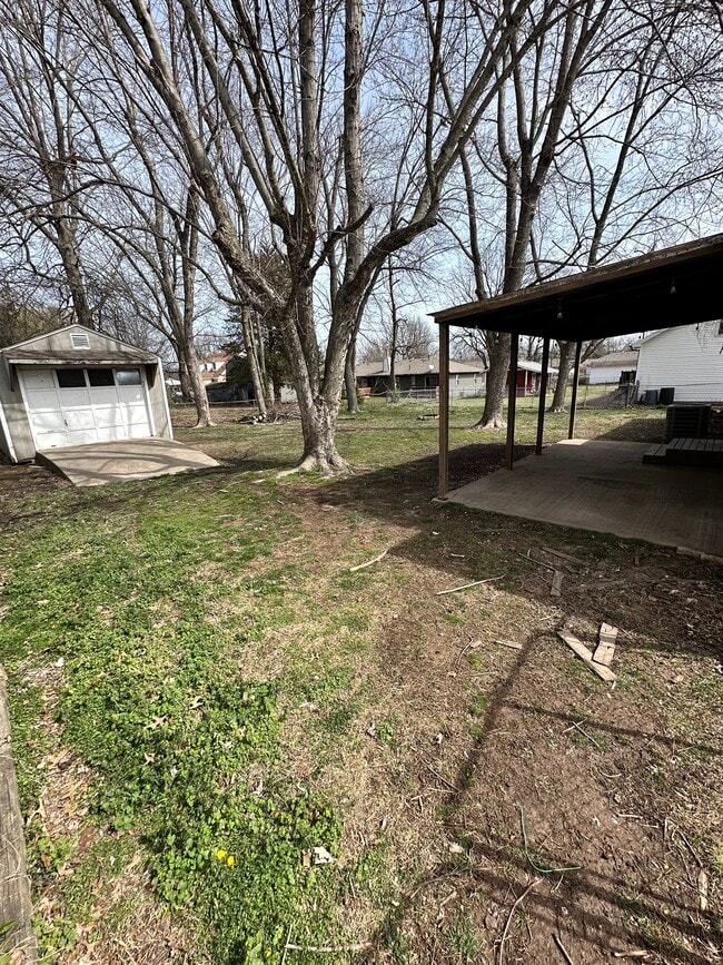 Photo - 413 W Elm St