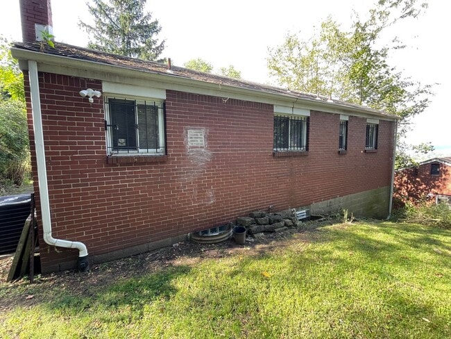 Photo - 630 Dornbush St