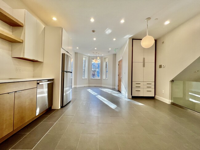 Photo - 1607 Tremont St Apartments Unit 1