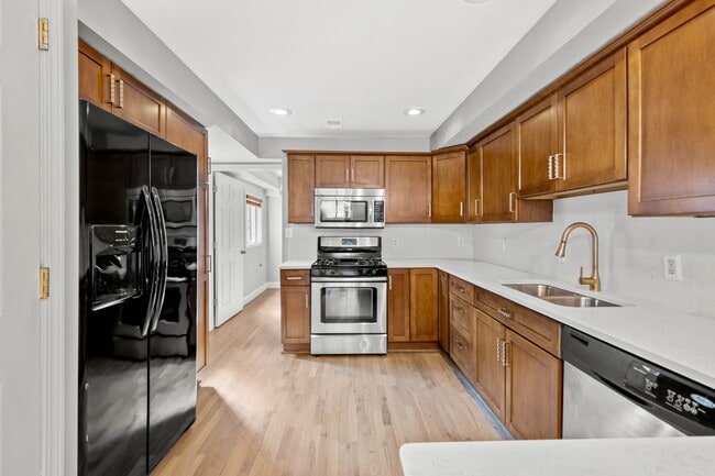 Photo - Luxury 3 bed, 3 bath home