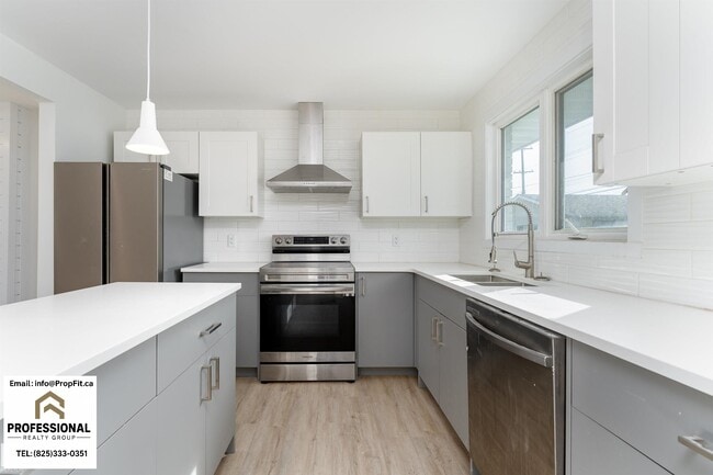 Photo - 13412 82 St NW