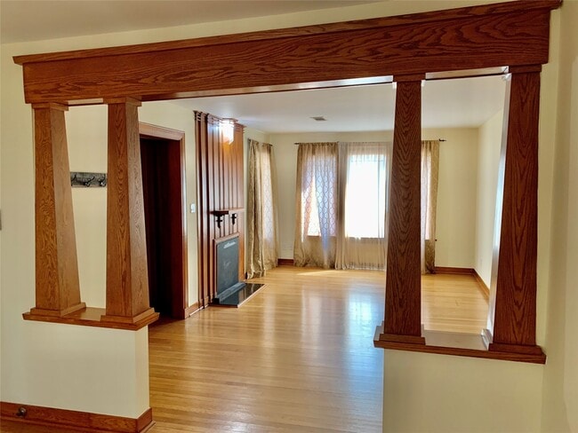 Photo - 1955 Portsmouth St