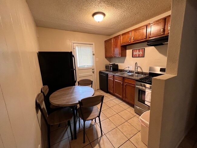 Photo - 1050 W Allen Ave Unit 1056