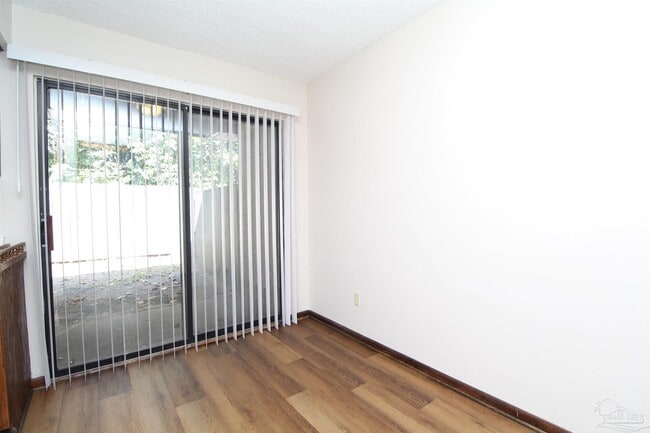 Photo - 1455 Acorn Ln