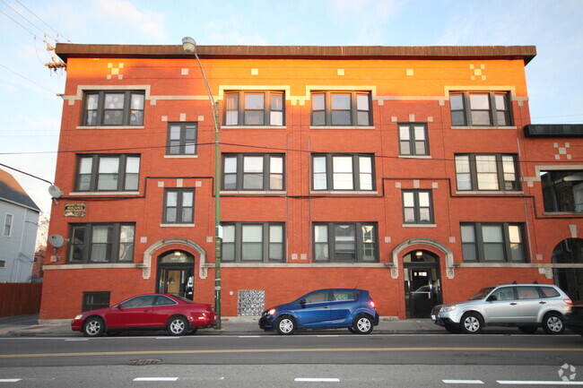 Building Photo - 2807 N Kedzie Ave Rental