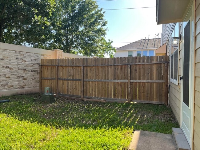 Photo - 16219 Sandy Path Ln