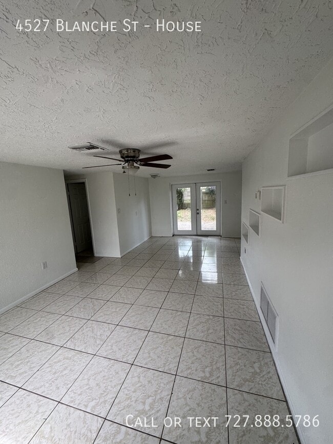 Photo - 4527 Blanche St