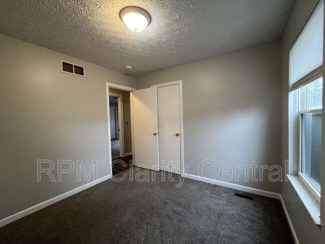 Photo - 932 Briaro St