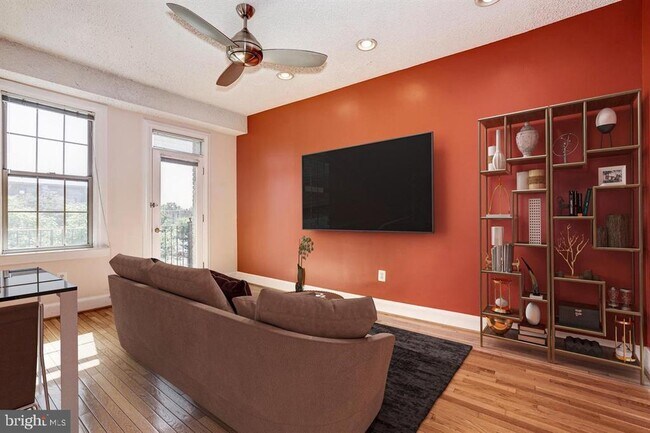 Photo - 1401 Columbia Rd NW Unit 215