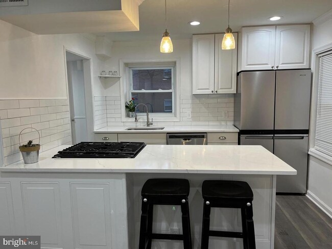 Photo - 1077 S Edison St