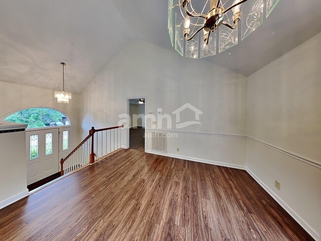 Photo - 307 Briarwood Ln