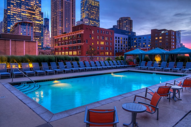 Photo - 547 N Dearborn St