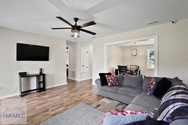 Photo - 1106 Ricade Dr