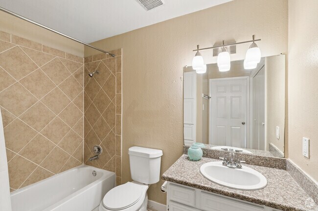 B2BR, 2BA - 1,000SF - Primary Bathroom
