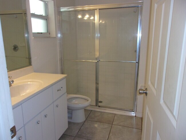 master bathroom - 5 Pecan Pass Radl