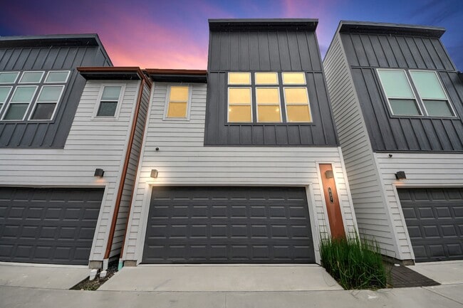 Building Photo - 627 Emile St Rental