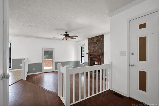 5529 Deep Hollow Ct