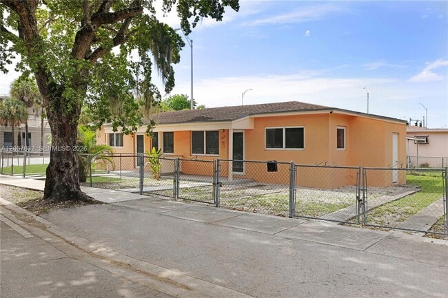 Photo - 1202 NW 34th St Unit 1200