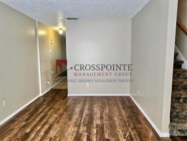 Photo - Tammy Lynn Dr Duplex Unidad B